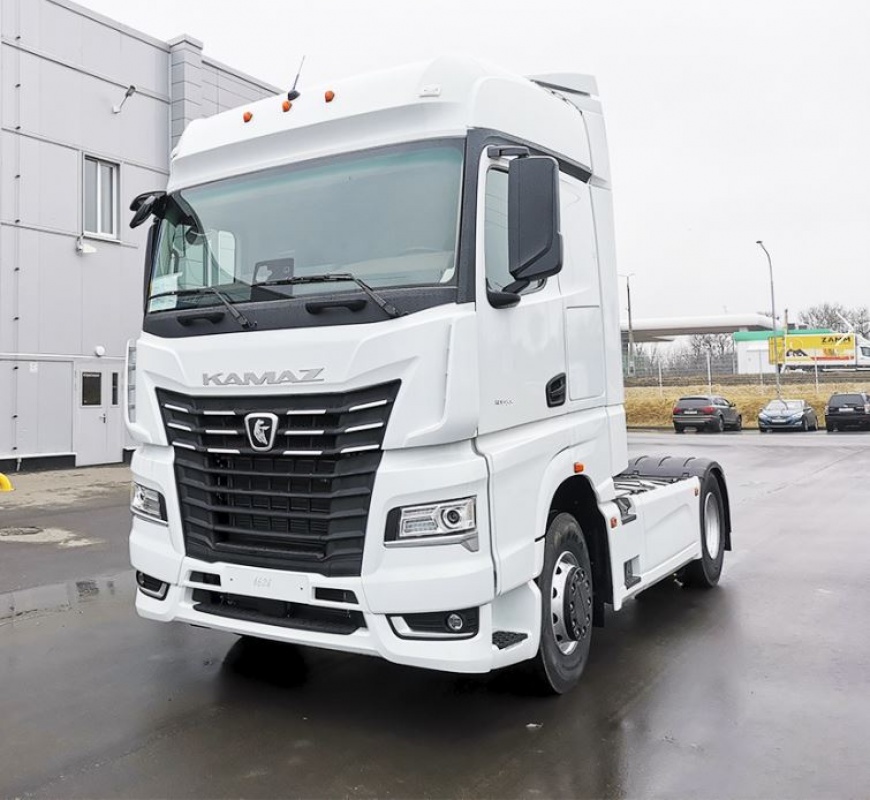 Тягач КАМАЗ 54901