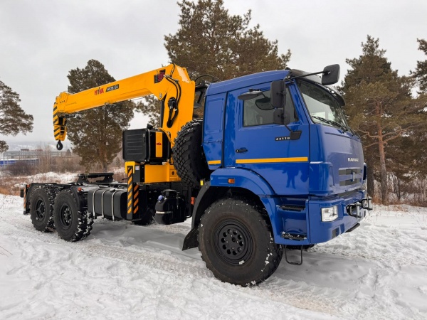 Cедельный тягач Камаз 43118-3090-76 (RR)(340 сил) с КМУ HYVA HST8E4